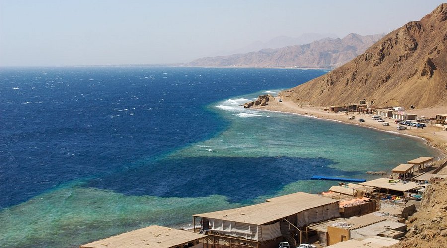 Explore the Blue Hole